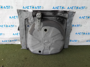 Корыто багажника Toyota Prius V 12-17 высверлена