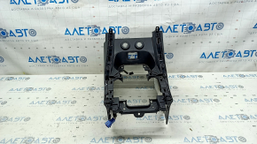Консоль центральная передняя часть Hyundai Santa FE Sport 13-18 черная, царапины