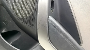 Ornamente ușă spate dreapta Hyundai Santa FE Sport 17-18 negru cu inserție gri, cotiera piele neagră, cu mâner, zgârieturi