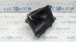 Carcasa filtru de aer Mazda 3 19- 2.5 partea inferioară