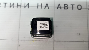 Кнопка закрытия двери багажника Jeep Grand Cherokee WL 21-26 обшивки арки