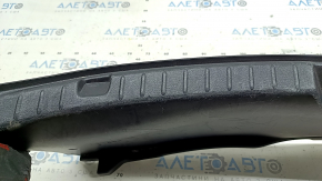 Накладка проема багажника Mazda 3 19-26 4d черная, затерта