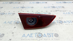 Capac portbagaj stânga Mazda 3 19-22 4d pentru lustruit