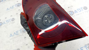Фонарь внутренний крышка багажника правый Mazda 3 19-22 4d тип 1 под полировку