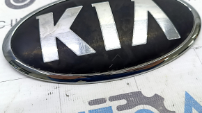 Эмблема значок двери багажника Kia Sorento 16-20 царапины