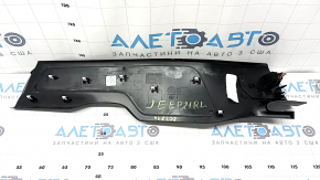 Накладка порога внутренняя задняя левая Jeep Grand Cherokee WL 21-26 черная, long, царапины