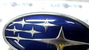 Эмблема двери багажника Subaru Outback 15-19 полез хром внутри, царапины