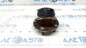 Ступица задняя левая Mazda 3 19-26 FWD Japan built ржавая