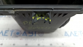 Capac inferior carcasă filtru aer Toyota Prius 50 16-22, element de fixare defect
