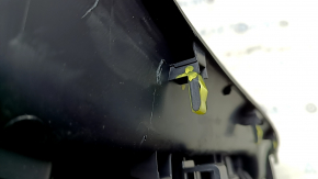 Накладка центральной консоли подстаканники Toyota Prius 50 16-18 черная, с подстаканниками, царапины, надлом креп