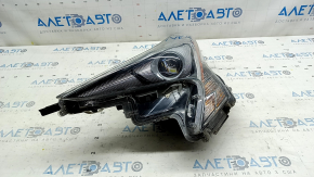 Фара передняя левая Toyota Prius 50 16-18 LED