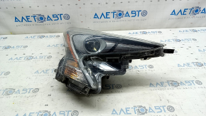 Фара передняя правая Toyota Prius 50 16-18 LED, сломано крепление фишки