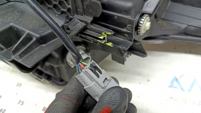 Фара передняя правая Toyota Prius 50 16-18 LED, сломано крепление фишки