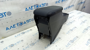 Консоль центральная подлокотник Toyota Prius 50 16-20 черная ткань, царапины, под химчистку