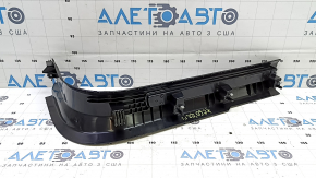 Накладка порога передняя левая Volvo XC60 18-26 черная с хромом, потерта