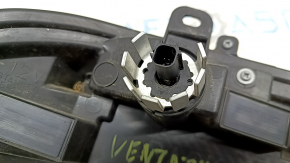 Фонарь заднего бампера правый Toyota Venza 21-24 царапины