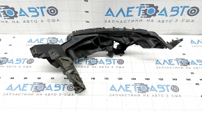 Крепление переднего бампера под фарой внешнее правое Audi A4 B8 13-16 рест, сломана защелка