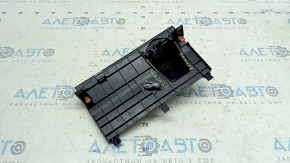 Накладка под кнопку Start/Stop Toyota Venza 21-24 черная, царапины