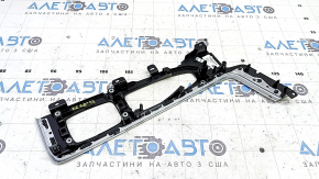 Накладка центральной консоли Volvo XC60 22-26 черный глянец с хромом, царапины