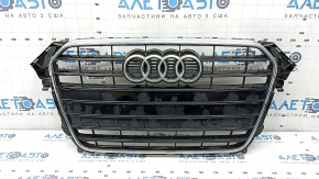 Решетка радиатора в сборе Audi A4 B8 13-16 рест глянец, S line, quattro, с эмблемами, облезло покрытие,песок
