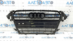 Решетка радиатора в сборе Audi A4 B8 13-16 рест глянец, S line, quattro, с эмблемами, облезло покрытие,песок