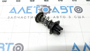 Отбойник капота правый Mercedes W167 GLE 350 450 20-26 на капоте, сломано крепление