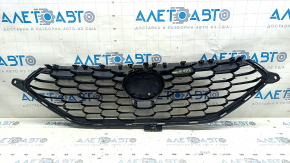 Решетка радиатора grill с эмблемой Toyota Highlander 21-26 XSE, под радар, песок