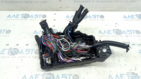 Блок предохранителей подкапотный Toyota Prius 50 16-22 в сборе, без крышек