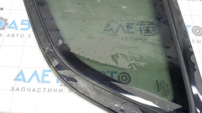 Jaluzea geam spate dreapta Volvo XC60 18-25 fără tuner TV, fumurie, cu mulaj negru lucios, lipită, garnitură ruptă