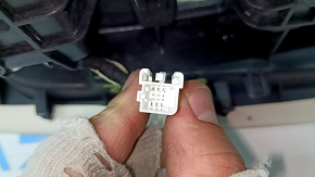 Накладка центральной консоли верхняя Mercedes W167 GLE 350 450 20-23 кожа бежевая с хром, с подсветкой, потерта, под чистку, царапины
