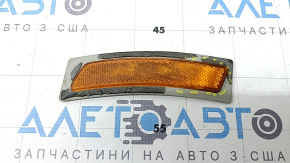 Отражатель передний правый BMW 3 F30 16-18 расклеился, потерт, трещины в стекле
