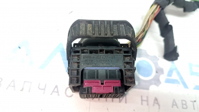 Фишка на блок ECU компьютера двигателя BMW 3 F30 17-18 B46, черная