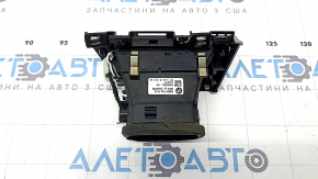 Дефлектор воздуховода передней панели правый BMW 3 F30 12-18 черный с хром, трещина в крепление