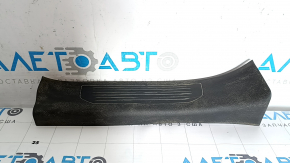 Накладка порога внутренняя задняя правая Nissan Murano z52 17-24 черная, 3 полоски, потерта