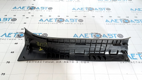 Накладка порога внутренняя задняя правая Nissan Murano z52 17-24 черная, 3 полоски, потерта