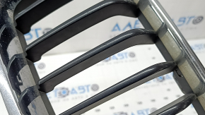 Решетка радиатора grill левая BMW 3 F30 4d 12-18 песок