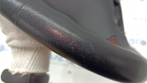 Volan nearanjat BMW 3 F30 12-18, piele neagră, sport, cusături roșii, amortizoare încălzite sub amortizoare, cu butoane și strat protector, zgârieturi, uzat