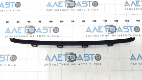 Bandă bară față centrală BMW 3 F30 16-18 negru lucios. decolorată, ciobită