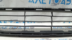 Нижняя решетка переднего бампера Toyota Prius 50 16-18 не заводское отверстие, кривая