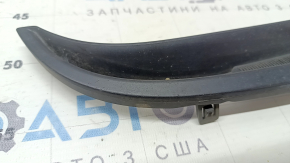 Решетка переднего бампера правая Toyota Prius V 15-17 рест, структура, песок