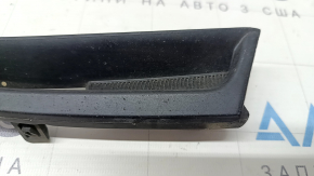 Решетка переднего бампера правая Toyota Prius V 15-17 рест, структура, песок