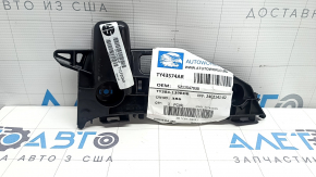 Крепление переднего бампера правое Toyota Prius V 12-17