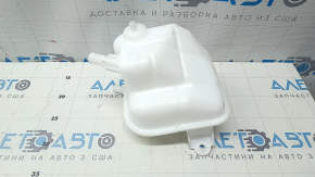 Расширительный бачок охлаждения Toyota Prius 50 16-20 с крышкой