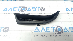 Решетка переднего бампера левая Toyota Prius V 15-17 рест, структура, песок