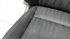 Водительское сиденье Kia Sportage 17-19 без airbag, механическое, ткань черная, LX, серая строчка, под химчистку, потерто