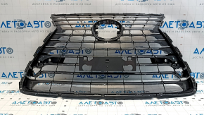 Решетка радиатора grill Lexus NX300 NX300h 18-19 Base, без парктроников, сломана направляйка