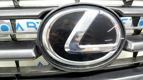 Решетка радиатора grill Lexus NX200t NX300h 15-17 Base, с эмблемой и молдингом, песок, сломано крепление
