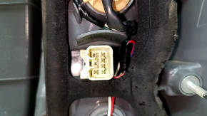 Фонарь левый Toyota Prius V 12-14 дорест, царапины, трещины в стекле, после ремонта, надломан