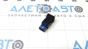 Кнопка открытия лючка бензобака Toyota Rav4 19-22 hybrid