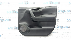 Обшивка двери карточка передняя правая Toyota Rav4 19-24 черная, подлокотник кожа черная, вставка пластик черный, серый молдинг, с ручкой, потертая